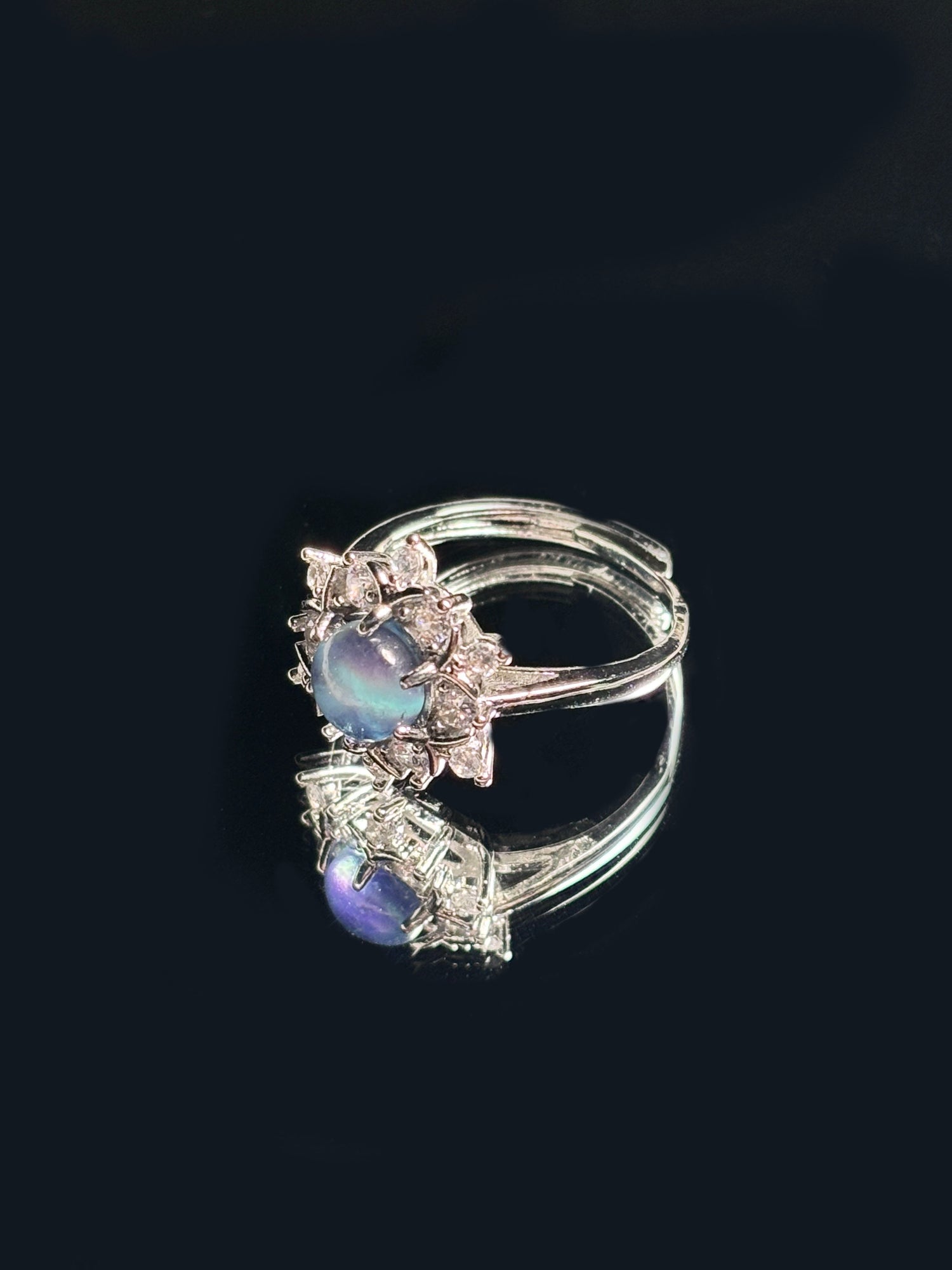 Elegant Aquamarine Ring