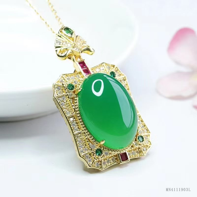 chalcedony shine necklace