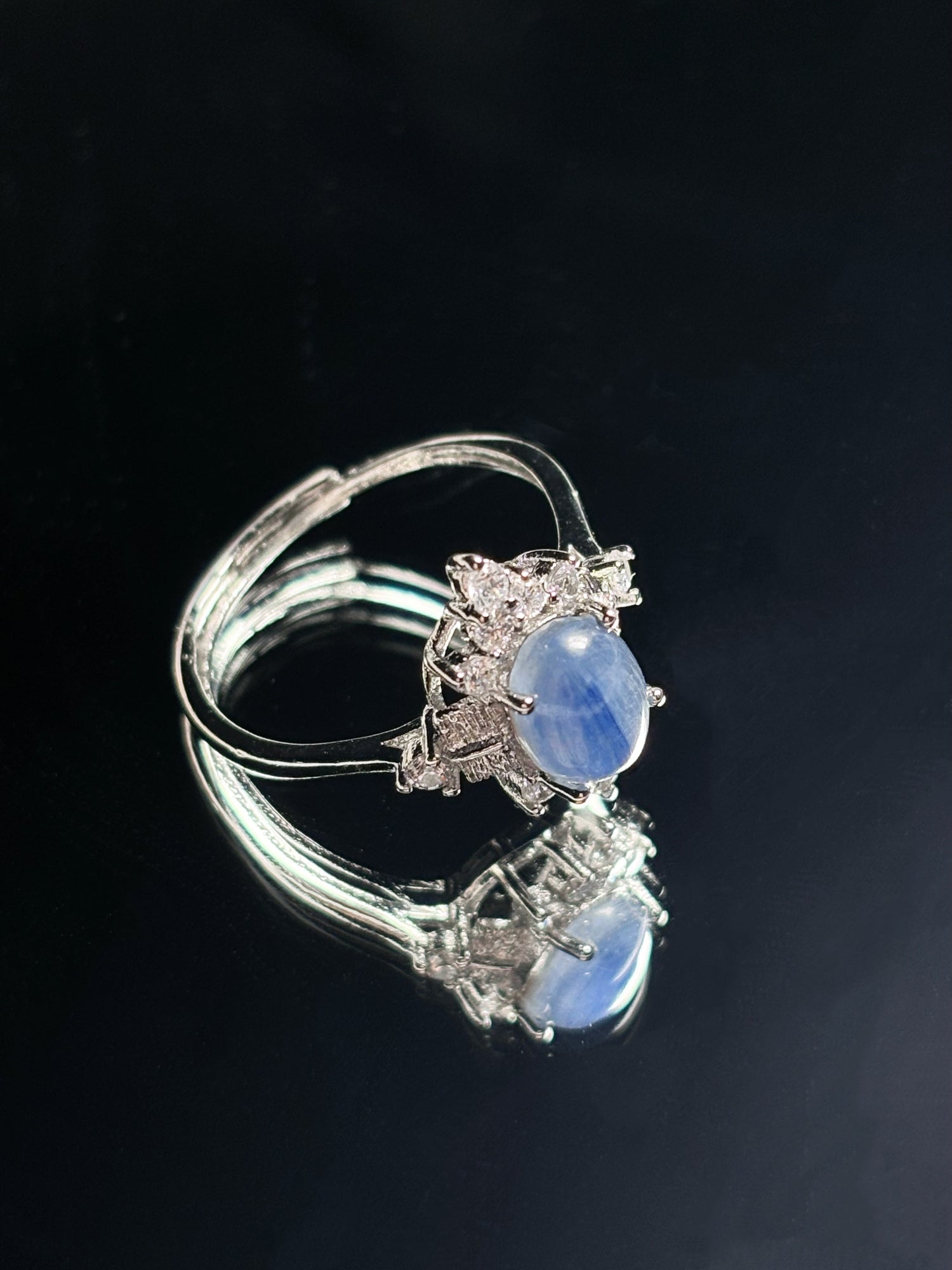 Blue kyanite ring