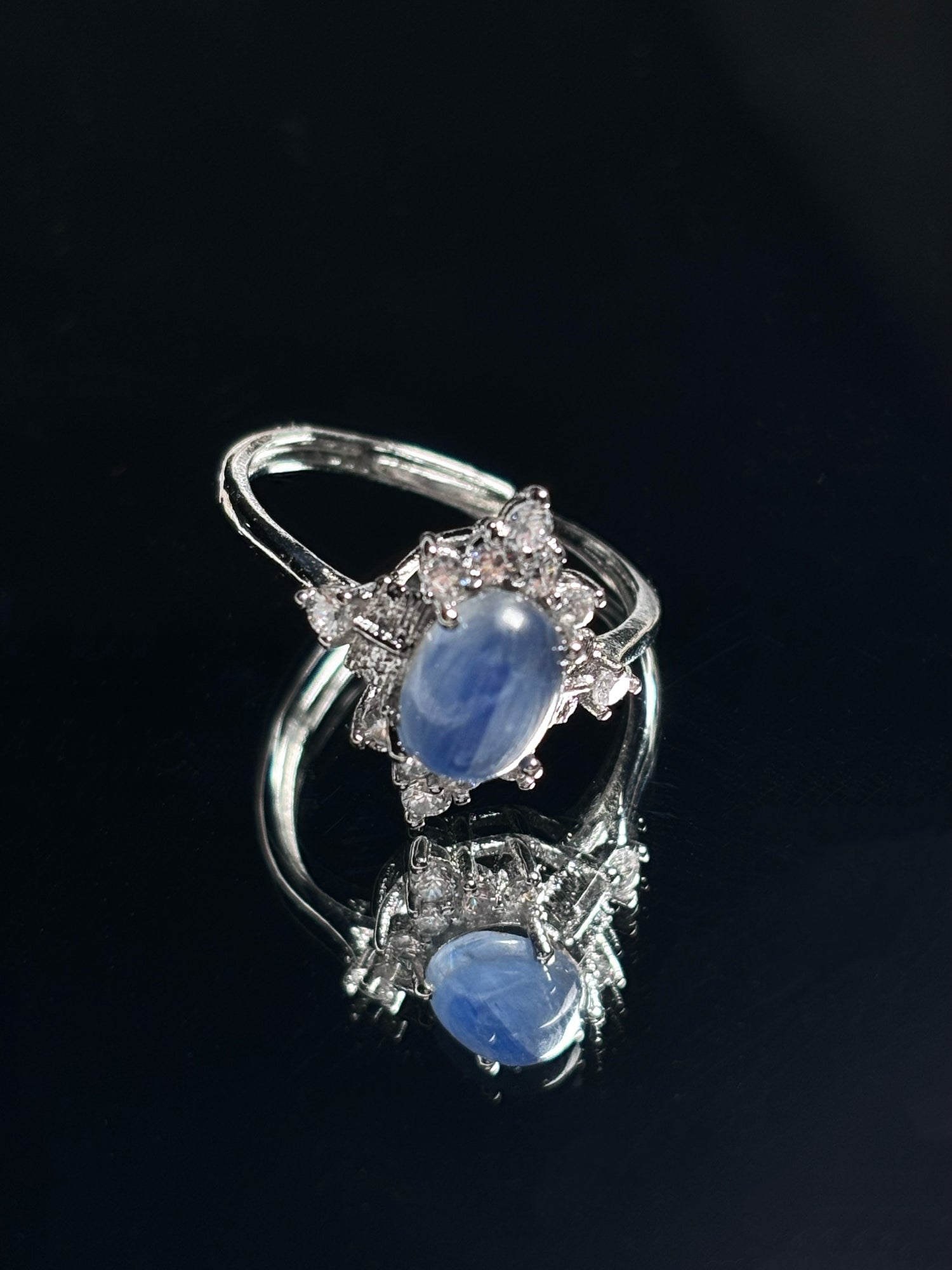 Blue kyanite ring