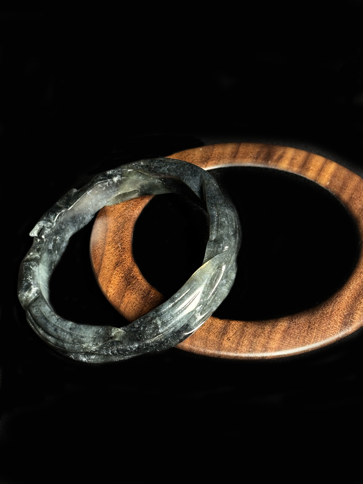 Hand-Carved Hetian Jade Bbangle